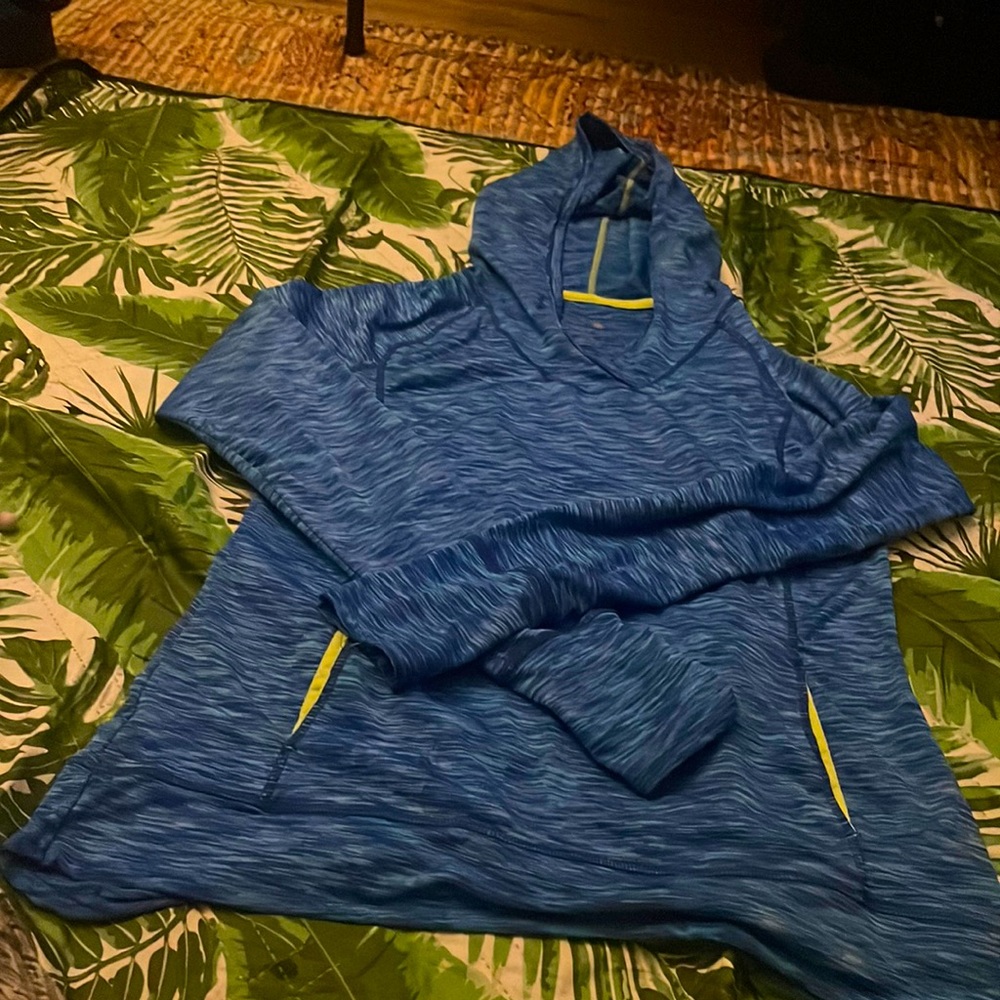 Athletic Longsleeve Hoodie Top